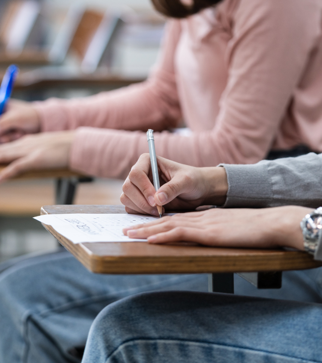 élèves en examen - Ecole Maigret